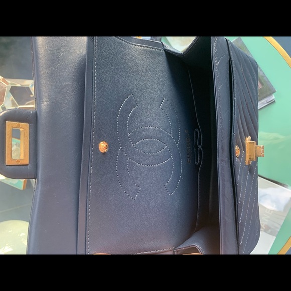 CHANEL  2.55 Reissue Double Flap Bag Chevron Blue w/receipt - Picture 7 of 17